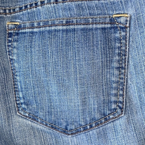 Old Navy The Diva Straight Leg Jean - Picture 4 of 8